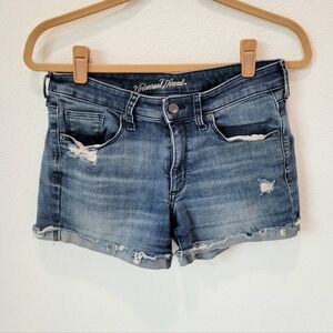 Universal Thread Medium Blue Distressed Folded Hem Shorts Women’s 8/29